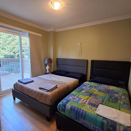 Room With Private Patio Next To Toronto Airport Mississauga Exteriör bild